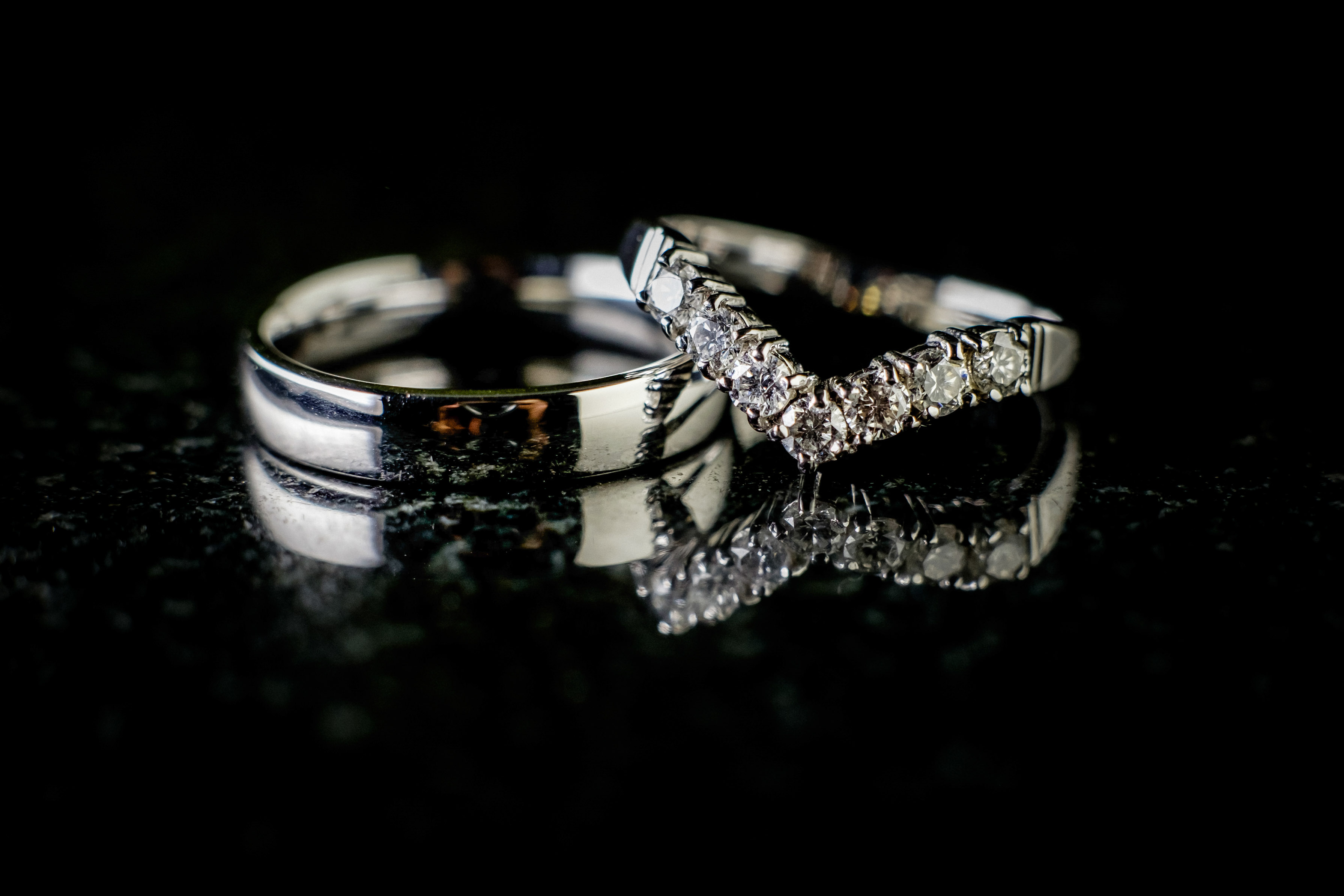 Wedding rings with a reflection