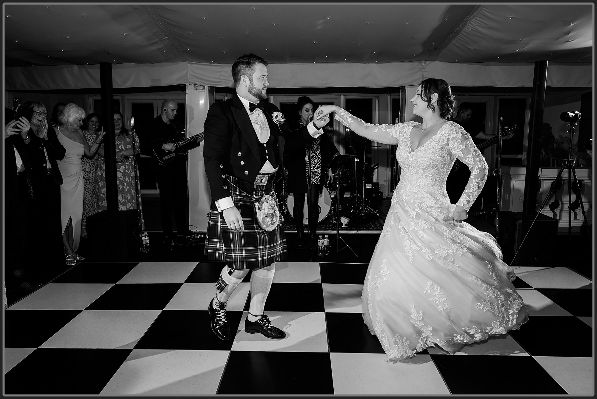 Bride and groom photos during their first dance